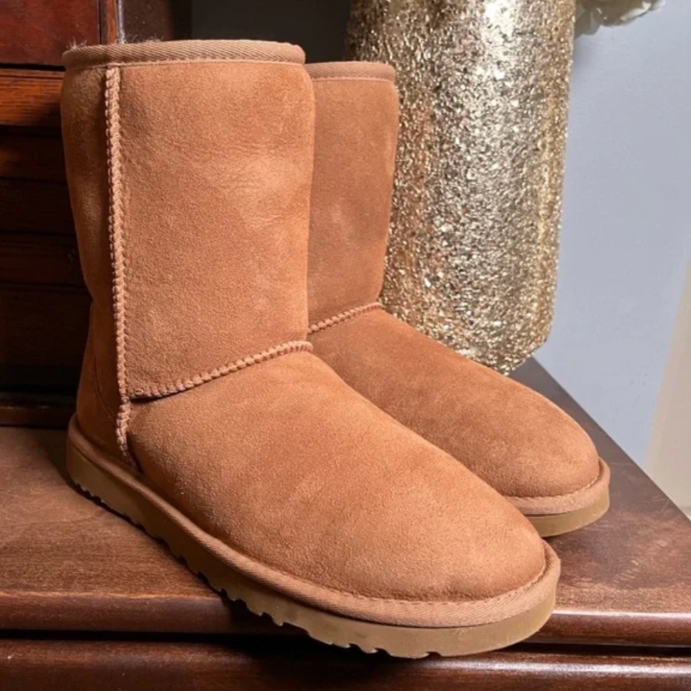 UGG| CLASSIC II SHORT BOOT - Picture 4 of 11